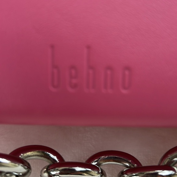 Behno Bag! Lovely shade of pink. Cute Chunky Chain Perfect for BarbieCore! ❤️‍🔥 - Picture 2 of 5